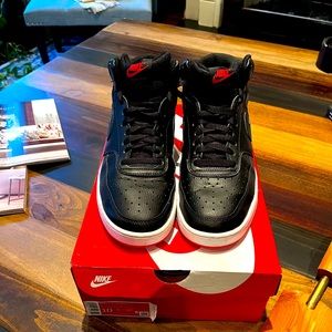 Nike Basketball Shoes… Lightly used and comfortable! Never played in!